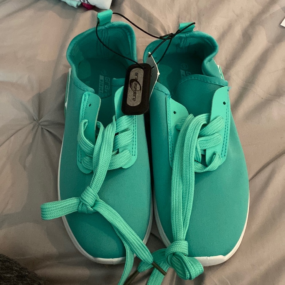 Gravasphere sneakers brand new